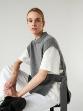 Load image into Gallery viewer, Kalvos Grey Dove Merino Wool Hand Knitted Vest