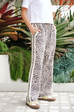 Load image into Gallery viewer, Ceres Leopard relaxed draw string linen Pant
