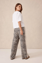 Load image into Gallery viewer, Ceres Leopard relaxed draw string linen Pant
