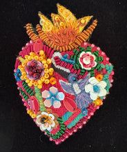 Load image into Gallery viewer, Trovelore Brooches, hand made nature inspired needlework
