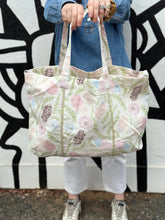 Load image into Gallery viewer, Day Tripper Tote Bag - BANKSIA
