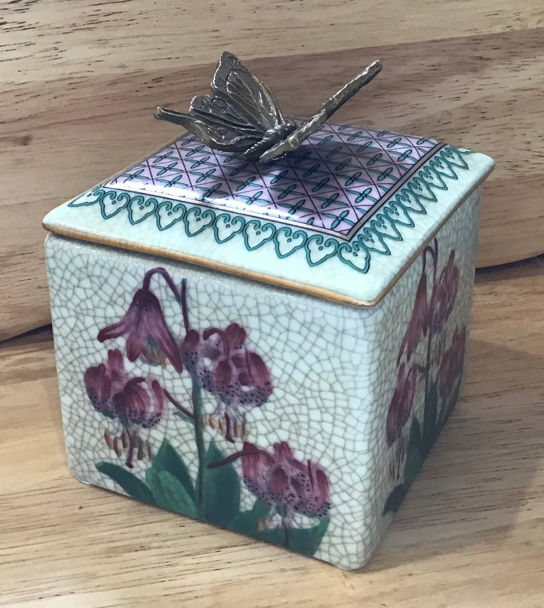 trinket box-butterfly-ceramic-homewares-gift-jewellery-antique finish