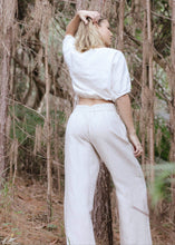 Load image into Gallery viewer, Lilly Pilly Mila Linen Top in Ivory
