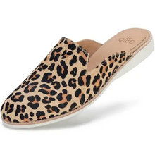 Load image into Gallery viewer, Derby Mule by Rollie in a camel leopard pony print
